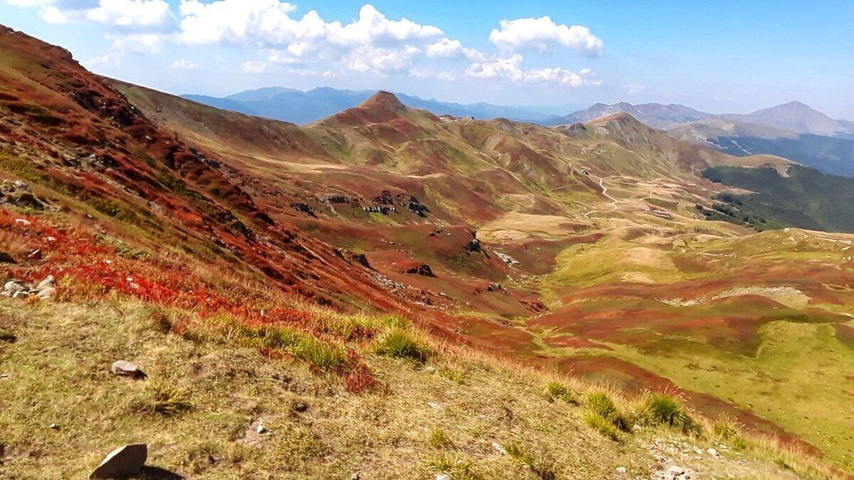 Solcando i crinali appenninici: Escursione al Lago Scaffaiolo desktop picture