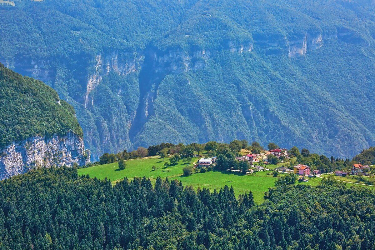 Escursione a Cima Mandriolo: i panorami più strepitosi sulla Valsugana Escursione a Cima Mandriolo: i panorami più strepitosi sulla Valsugana desktop picture