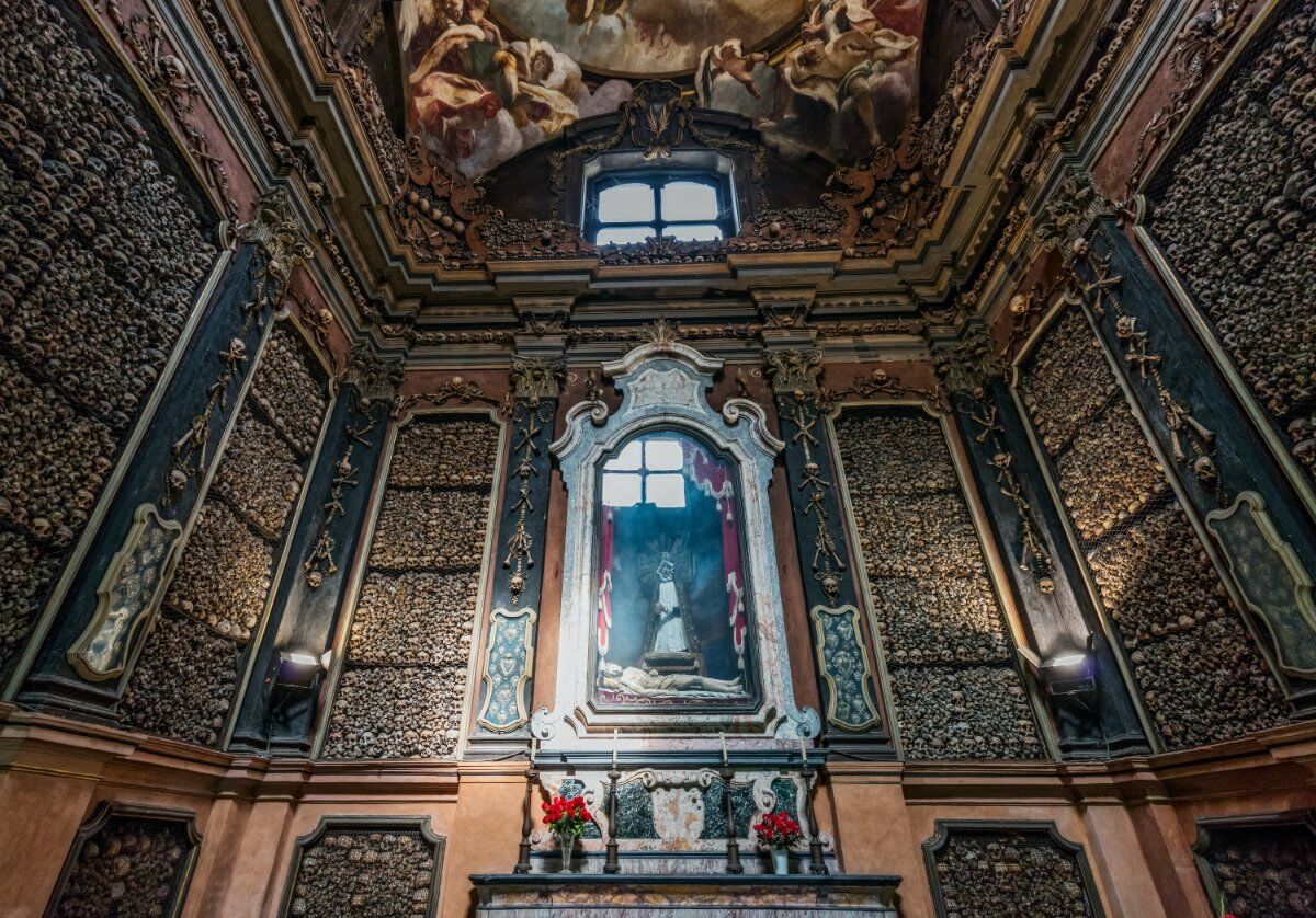 Visita guidata a Milano tra misteri e leggende Visita guidata a Milano tra misteri e leggende desktop picture