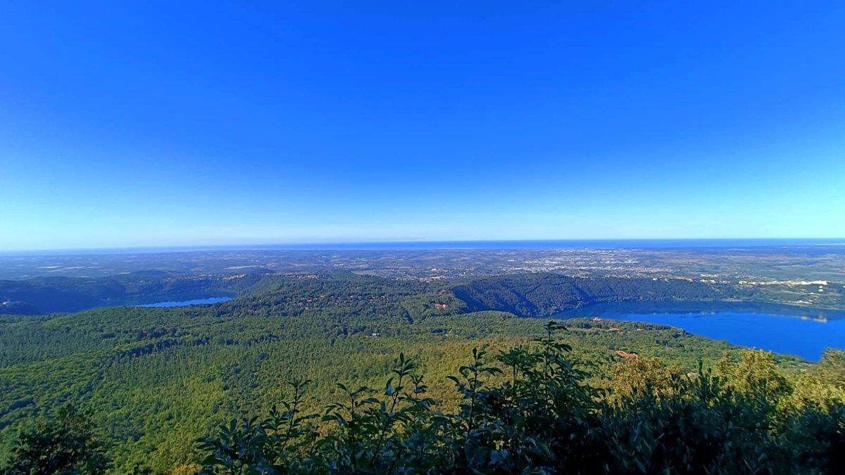 Monte Cavo: Escursione all’Occhialone lungo la Via Sacra Monte Cavo: Escursione all’Occhialone lungo la Via Sacra desktop picture