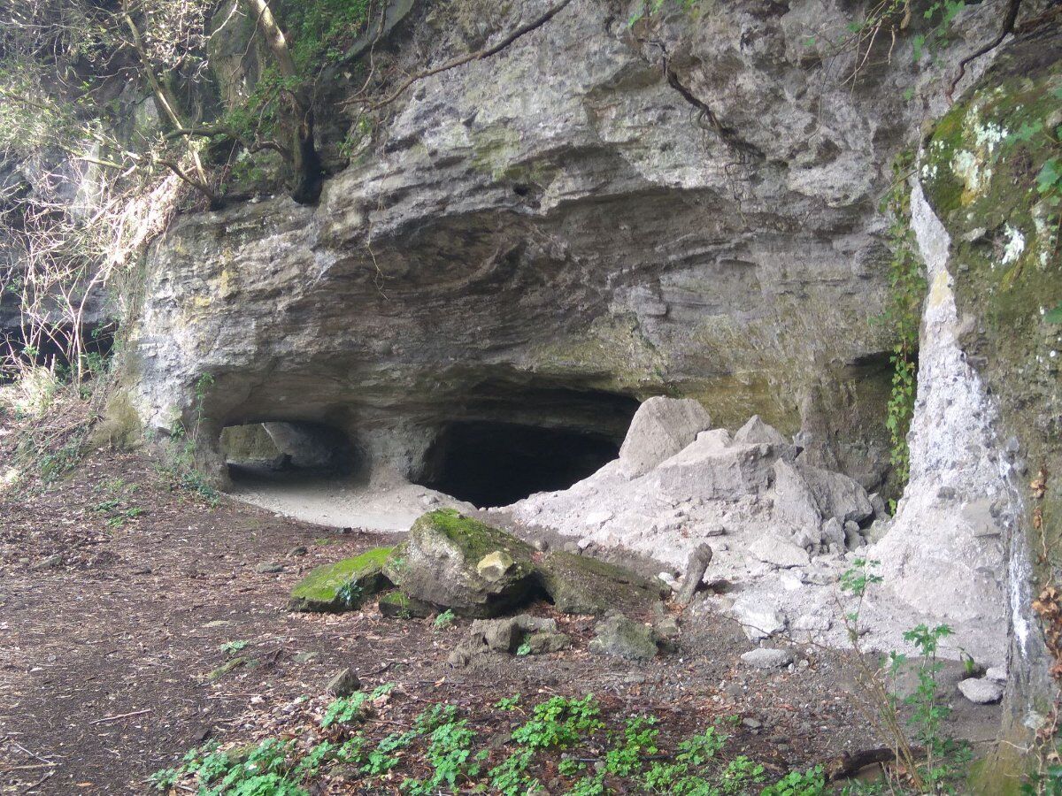 Monte Cavo: Escursione all’Occhialone lungo la Via Sacra Monte Cavo: Escursione all’Occhialone lungo la Via Sacra desktop picture