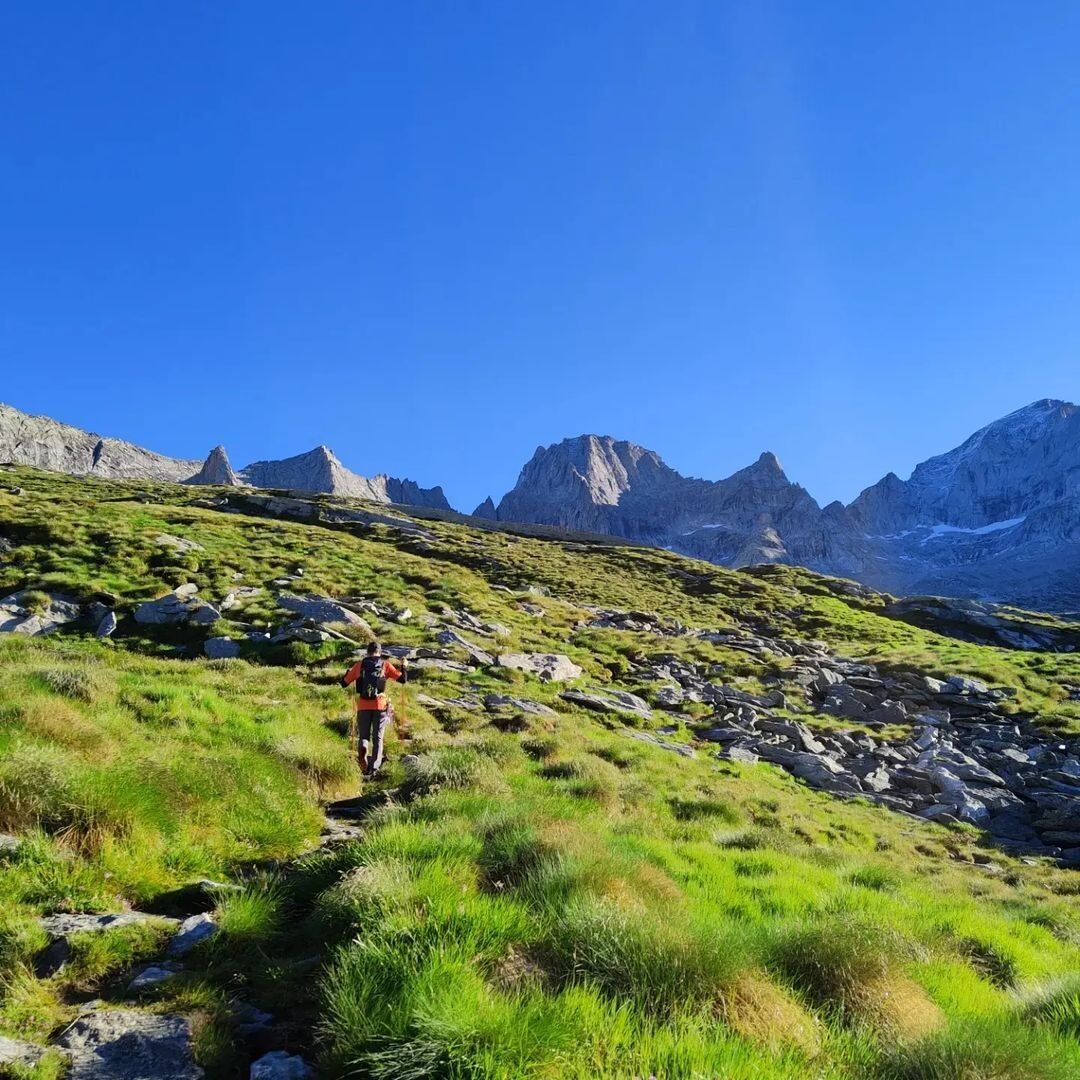 Trekking in Val Camonica: al cospetto dei Monti Sacri desktop picture