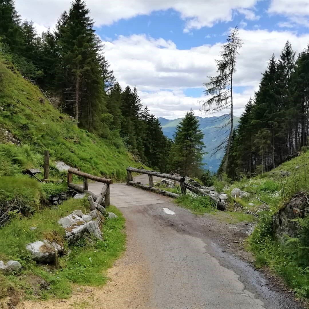 Trekking in Val Camonica: al cospetto dei Monti Sacri desktop picture