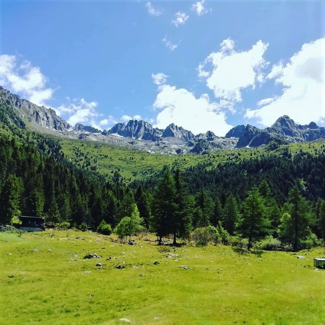 Trekking in Val Camonica: al cospetto dei Monti Sacri desktop picture