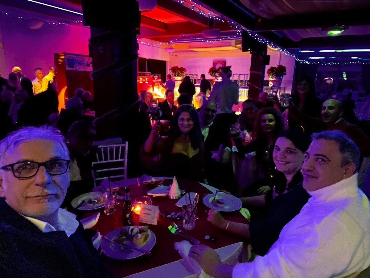 Apericena con Dj Set a bordo lago a Le Jardin au Bord du Lac Apericena con Dj Set a bordo lago a Le Jardin au Bord du Lac desktop picture