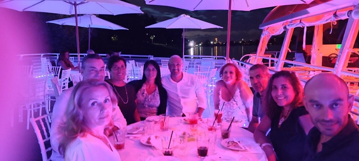 White Party con Dj-Set a Le Jardin di Milano White Party con Dj-Set a Le Jardin di Milano desktop picture