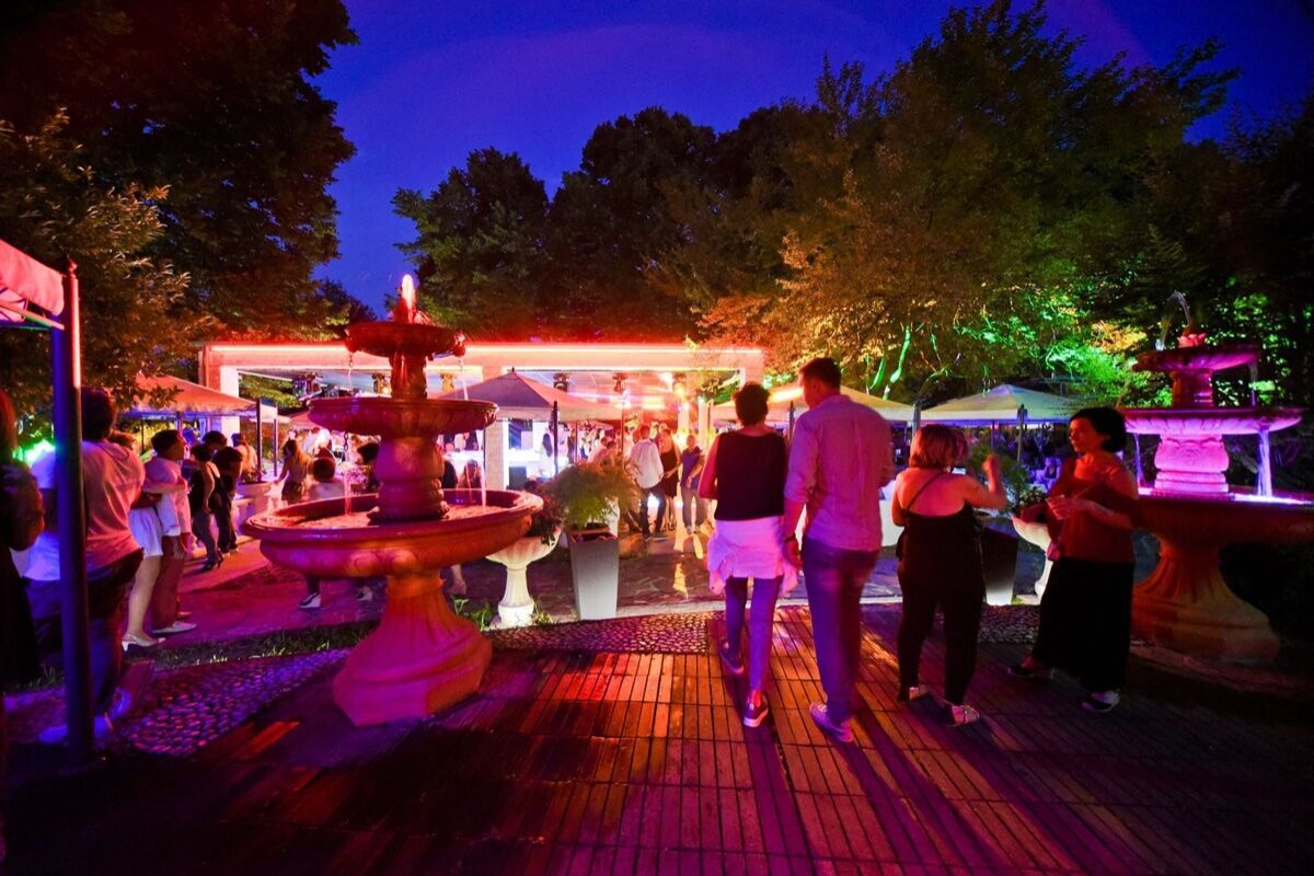 Apericena natalizio con Dj Set a Le Jardin au Bord du Lac Apericena natalizio con Dj Set a Le Jardin au Bord du Lac desktop picture