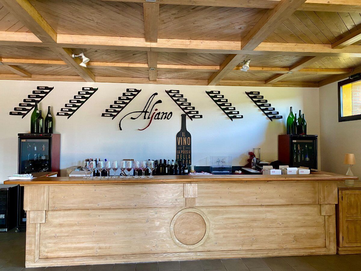 Trekking panoramico tra le vigne di Scandiano con degustazione di vini Trekking panoramico tra le vigne di Scandiano con degustazione di vini desktop picture