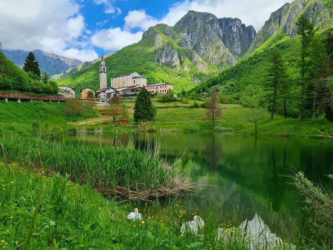 Escursione a Laghi: il paese più piccolo del Veneto Escursione a Laghi: il paese più piccolo del Veneto desktop picture