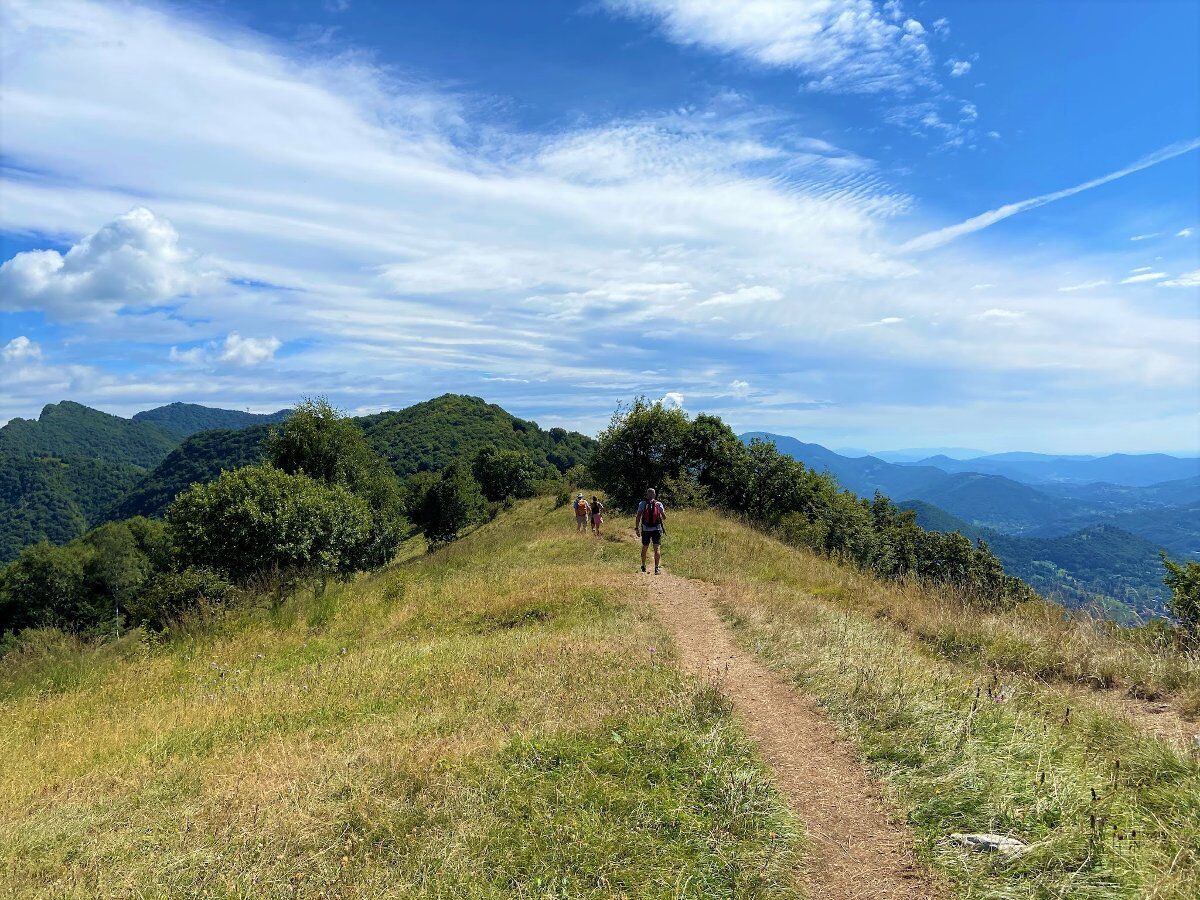 Escursione al Canto Basso: curiosità geologiche e panorami inaspettati Escursione al Canto Basso: curiosità geologiche e panorami inaspettati desktop picture