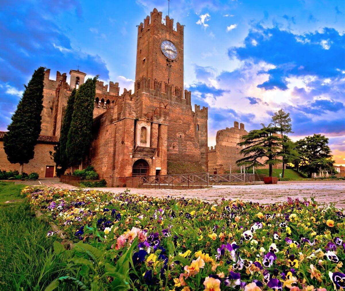 Tour di Villafranca di Verona con Degustazione di sfogliatine Tour di Villafranca di Verona con Degustazione di sfogliatine desktop picture