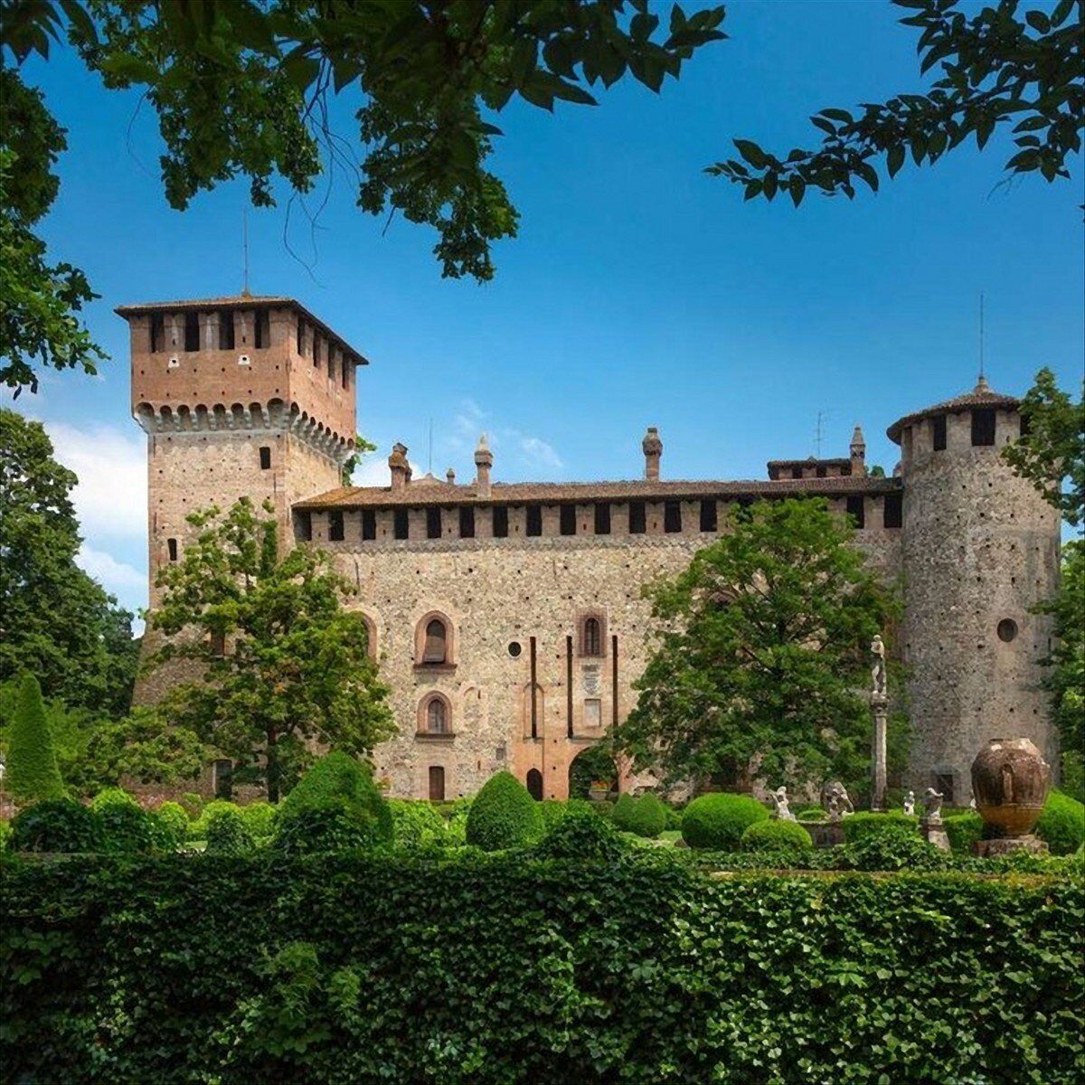 Tour guidato a Grazzano Visconti con visita ai mercatini di Natale Tour guidato a Grazzano Visconti con visita ai mercatini di Natale desktop picture