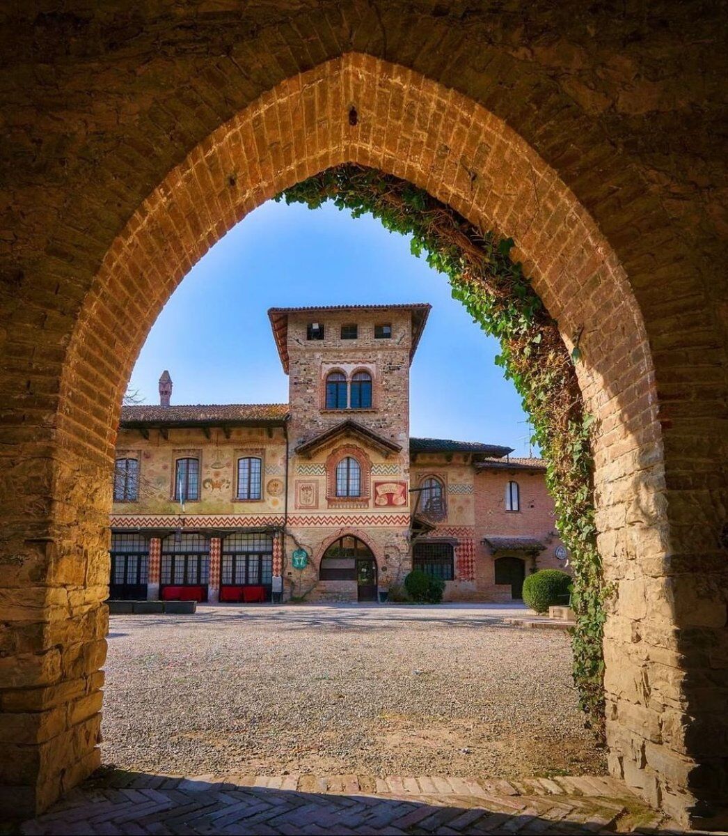 Tour guidato a Grazzano Visconti con visita ai mercatini di Natale Tour guidato a Grazzano Visconti con visita ai mercatini di Natale desktop picture