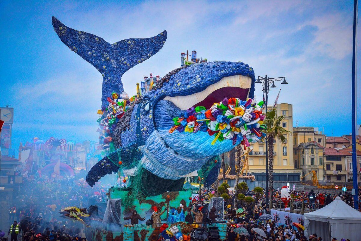 Carnevale a Viareggio Carnevale a Viareggio desktop picture