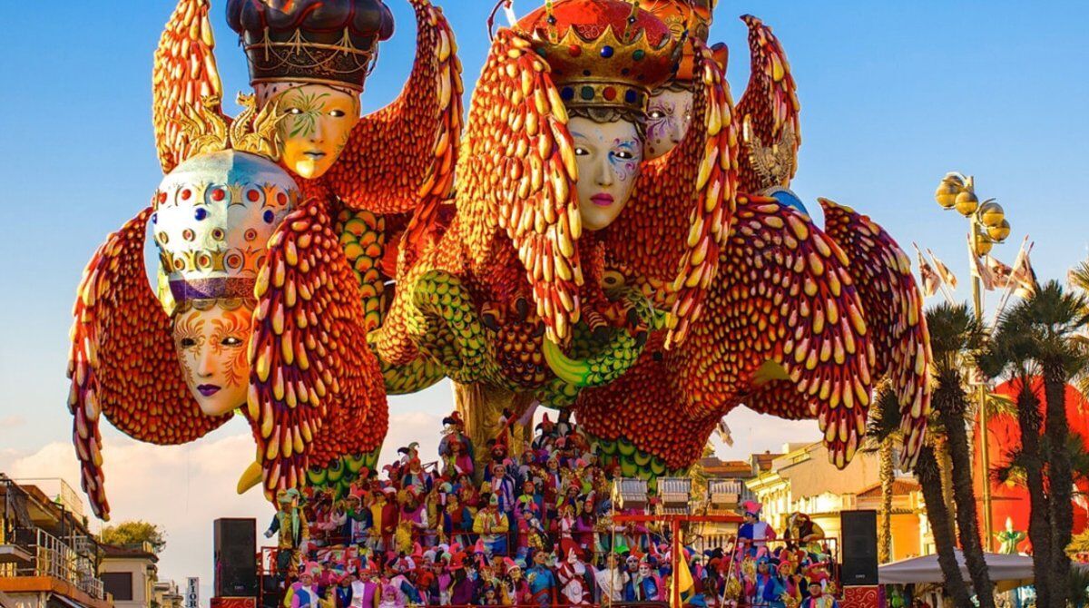 Carnevale di Viareggio e visita di Lucca desktop picture