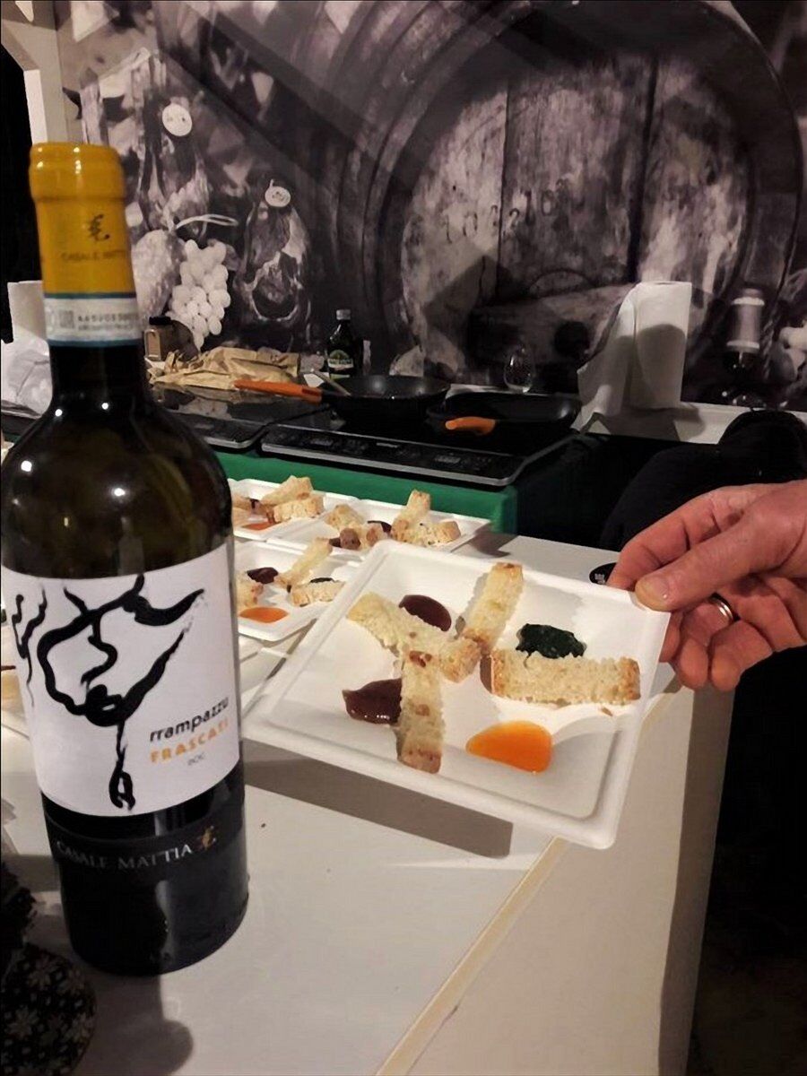 Visita guidata in Cantina con Degustazione di Vini a Frascati desktop picture