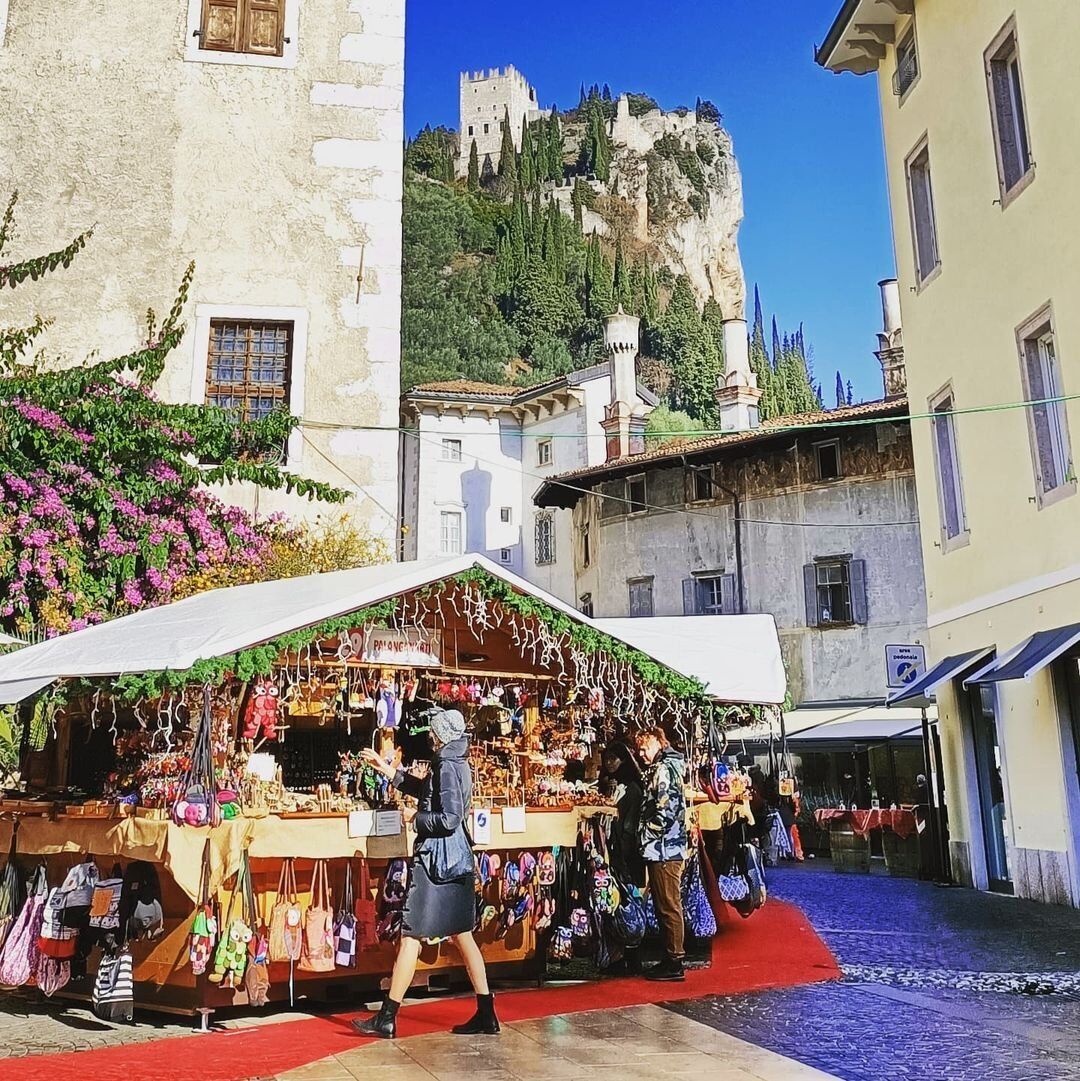 Il Castello di Arco: Trekking panoramico fra suggestioni natalizie Il Castello di Arco: Trekking panoramico fra suggestioni natalizie desktop picture