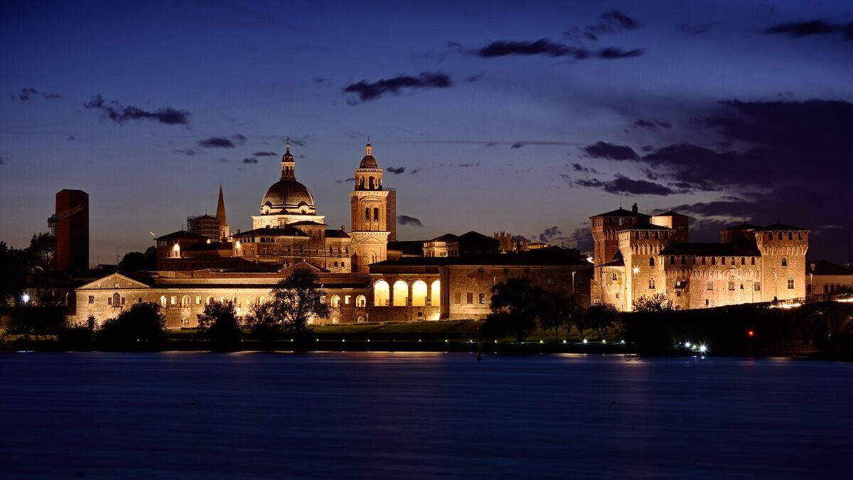 Cena natalizia a Mantova Cena natalizia a Mantova desktop picture