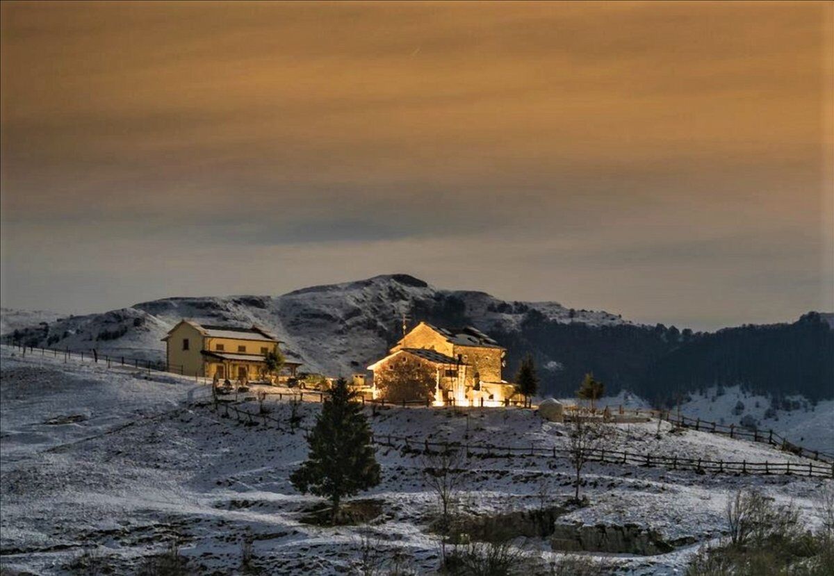 Cena di Natale con musica in un Rifugio storico della Lessinia Cena di Natale con musica in un Rifugio storico della Lessinia desktop picture