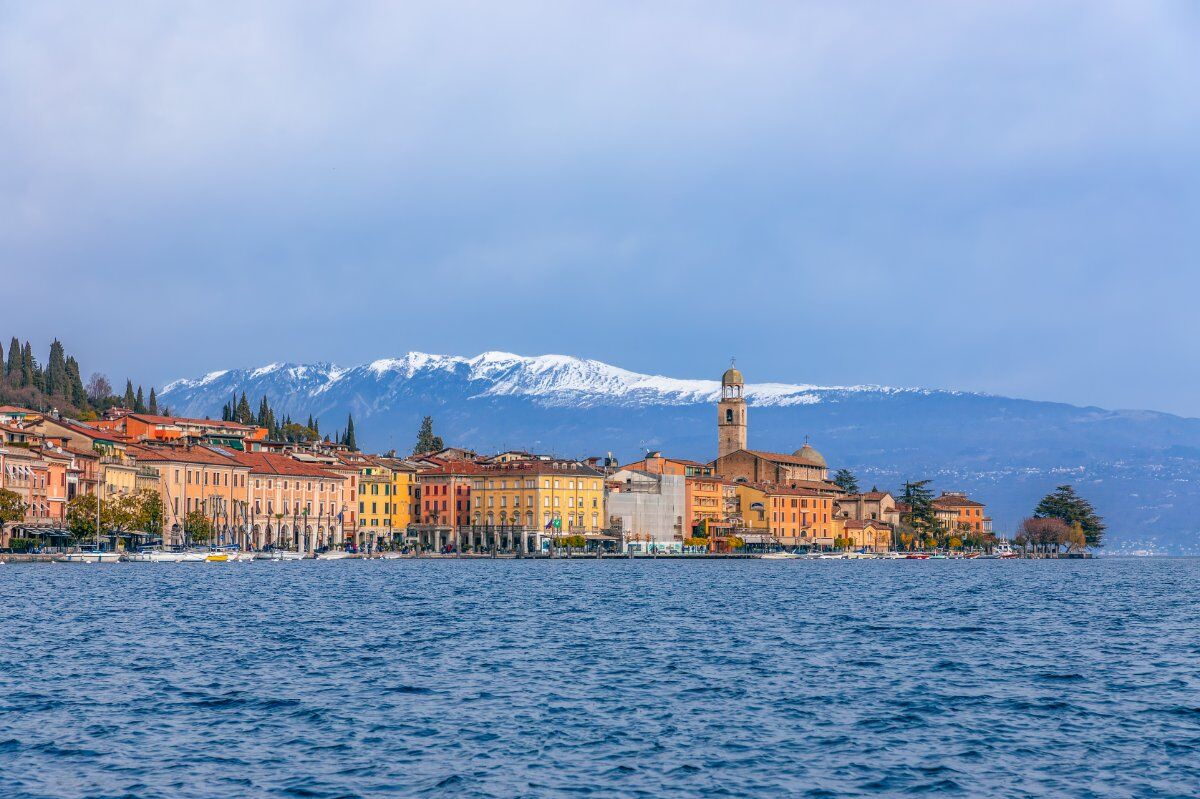 Salò e la magia del Natale: Tour guidato tra storia, luci e musiche desktop picture