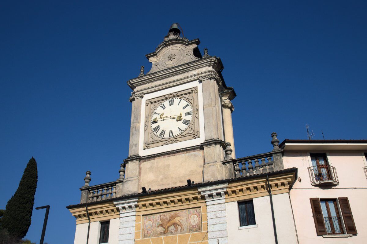 Salò e la magia del Natale: Tour guidato tra storia, luci e musiche Salò e la magia del Natale: Tour guidato tra storia, luci e musiche desktop picture