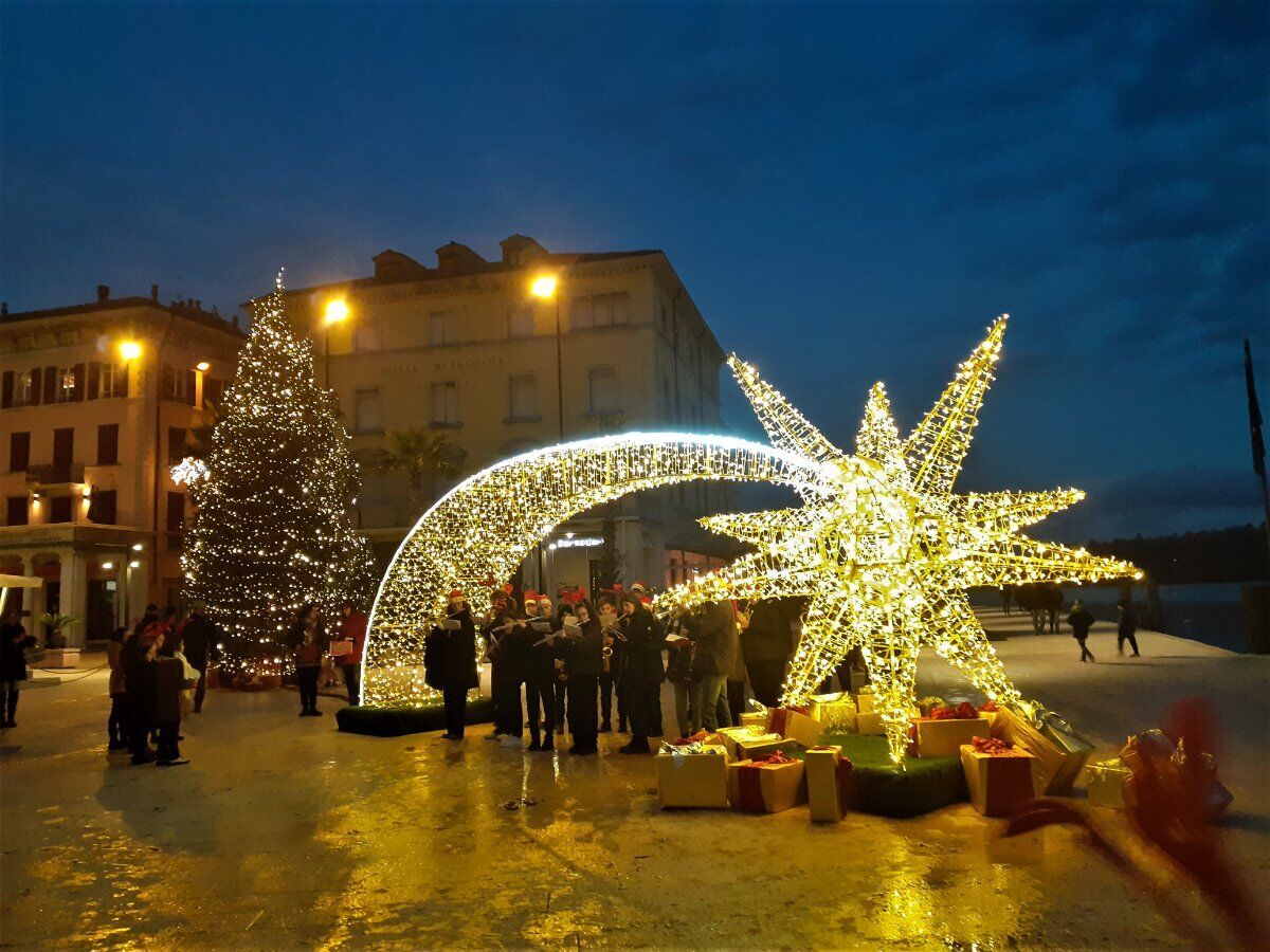 Salò e la magia del Natale: Tour guidato tra storia, luci e musiche desktop picture