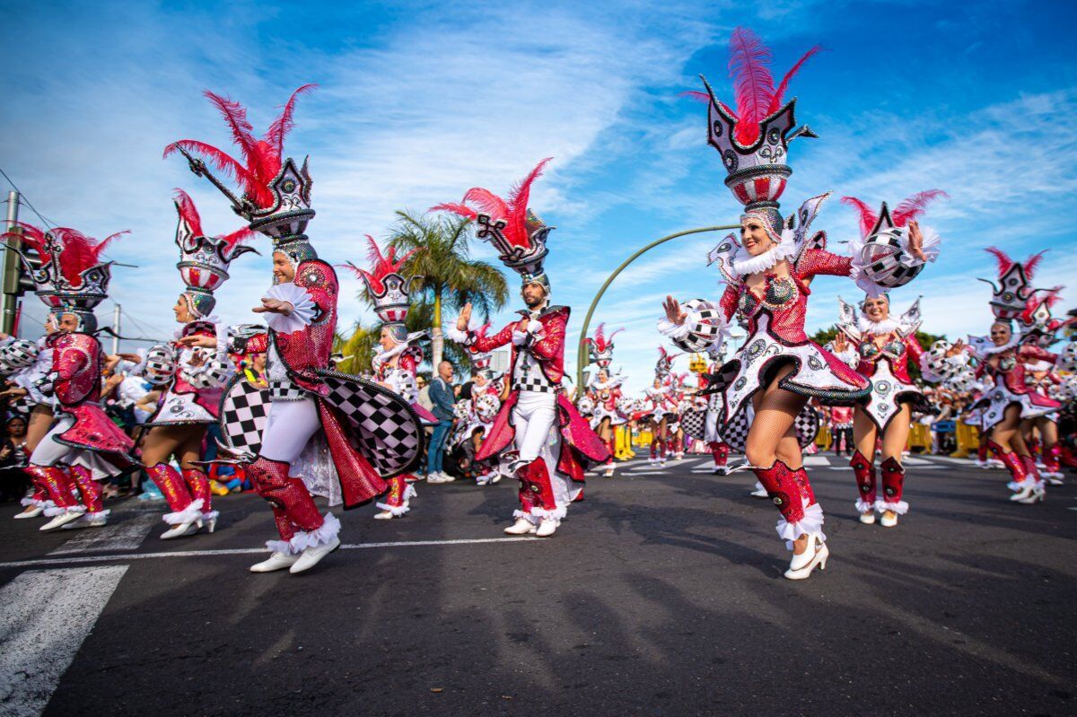 Carnevale a Tenerife: Colori, Musica e Divertimento desktop picture
