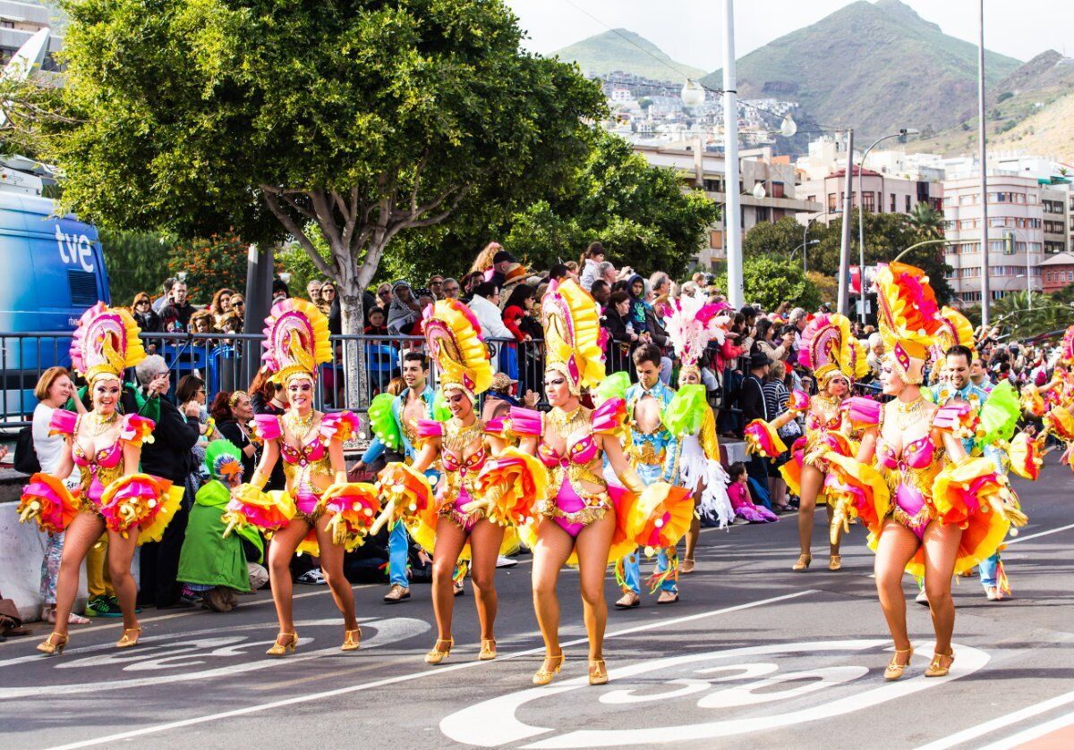 Carnevale a Tenerife: Colori, Musica e Divertimento desktop picture