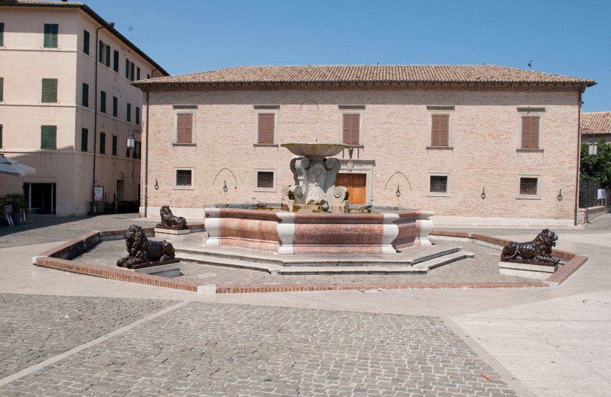 Tour guidato di Senigallia: i luoghi della signoria Della Rovere desktop picture