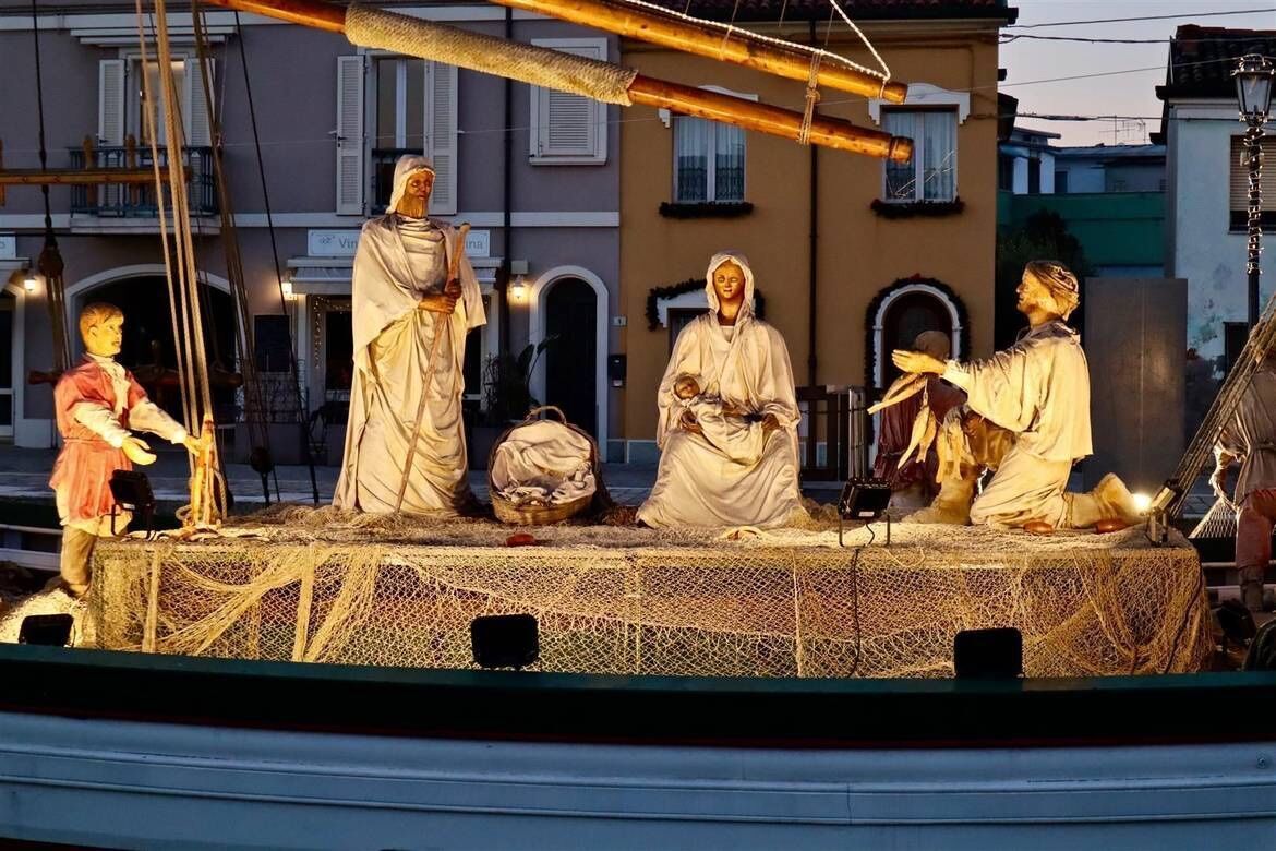 Visita al Presepe della Marineria e Cena di Pesce a Cesenatico Visita al Presepe della Marineria e Cena di Pesce a Cesenatico desktop picture