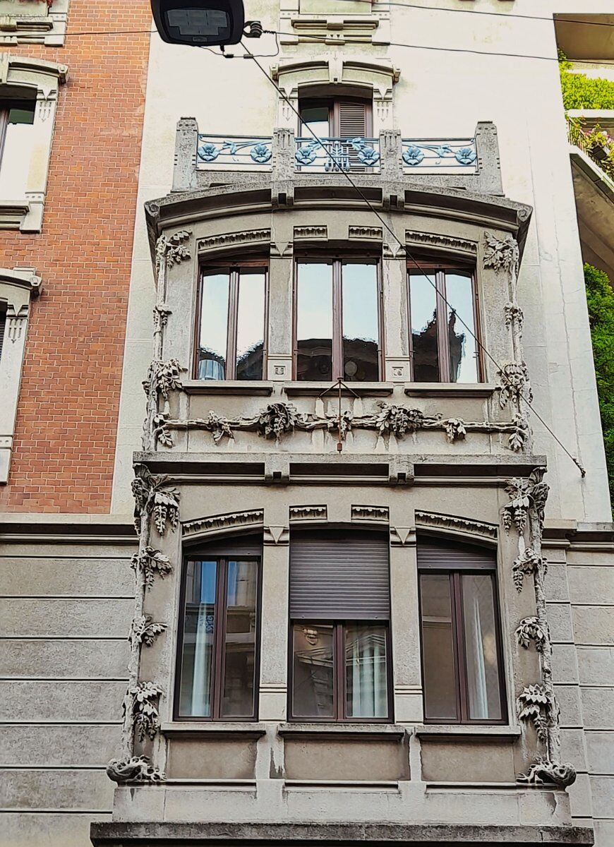 Tour Liberty e Belle Époque in corso Magenta Tour Liberty e Belle Époque in corso Magenta desktop picture