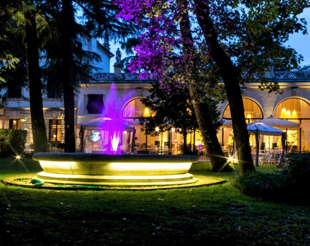 Festa di Capodanno a Villa Italia di Padova con pernottamento in hotel Festa di Capodanno a Villa Italia di Padova con pernottamento in hotel desktop picture