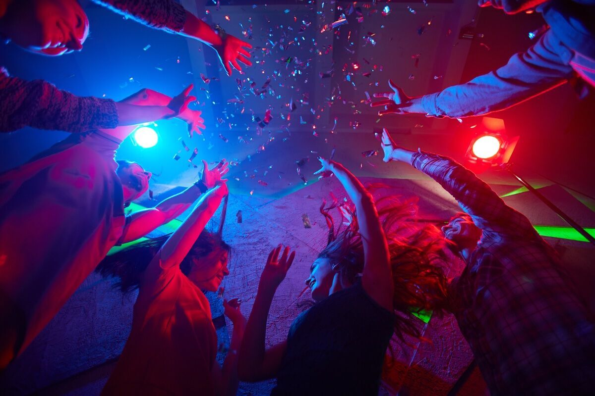 Cenone di Capodanno con Musica e Dj Set al Palavillage di Torino Cenone di Capodanno con Musica e Dj Set al Palavillage di Torino desktop picture