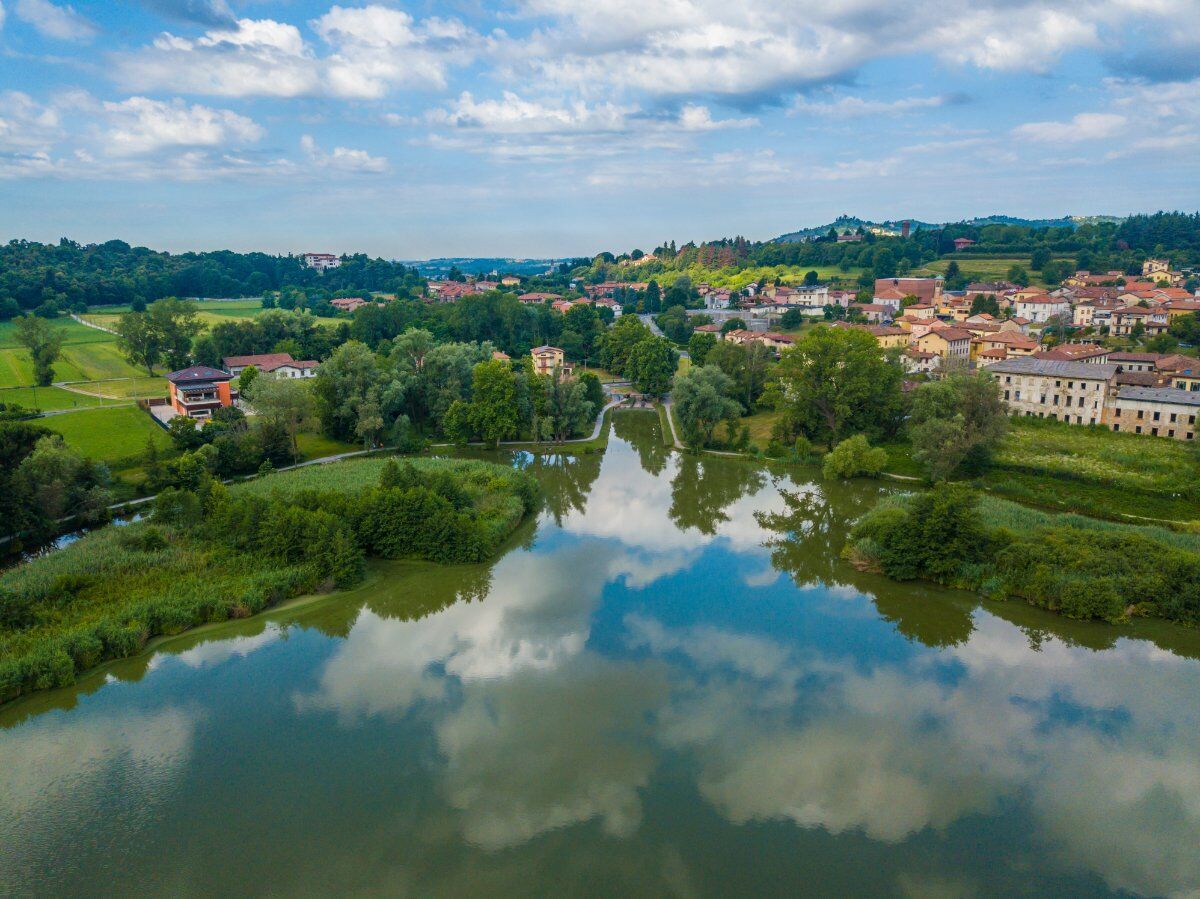 Passeggiata dal Lago di Sartirana all'atmosfera Natalizia di Merate Passeggiata dal Lago di Sartirana all'atmosfera Natalizia di Merate desktop picture