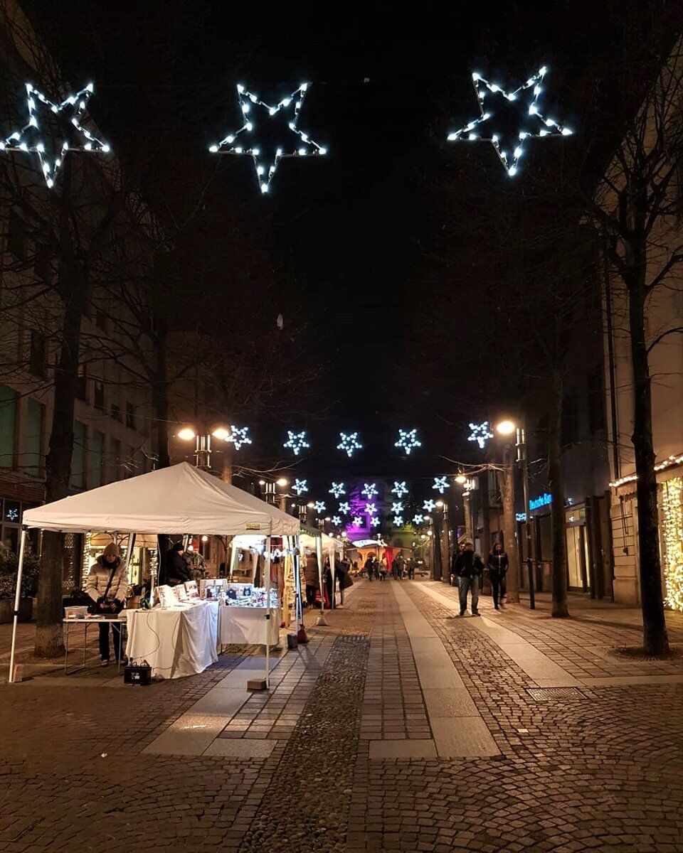 Passeggiata dal Lago di Sartirana all'atmosfera Natalizia di Merate Passeggiata dal Lago di Sartirana all'atmosfera Natalizia di Merate desktop picture