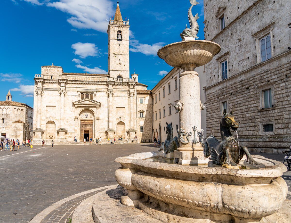 E-bike Tour con degustazione ad Ascoli: le Terre dell'Oliva Ascolana desktop picture