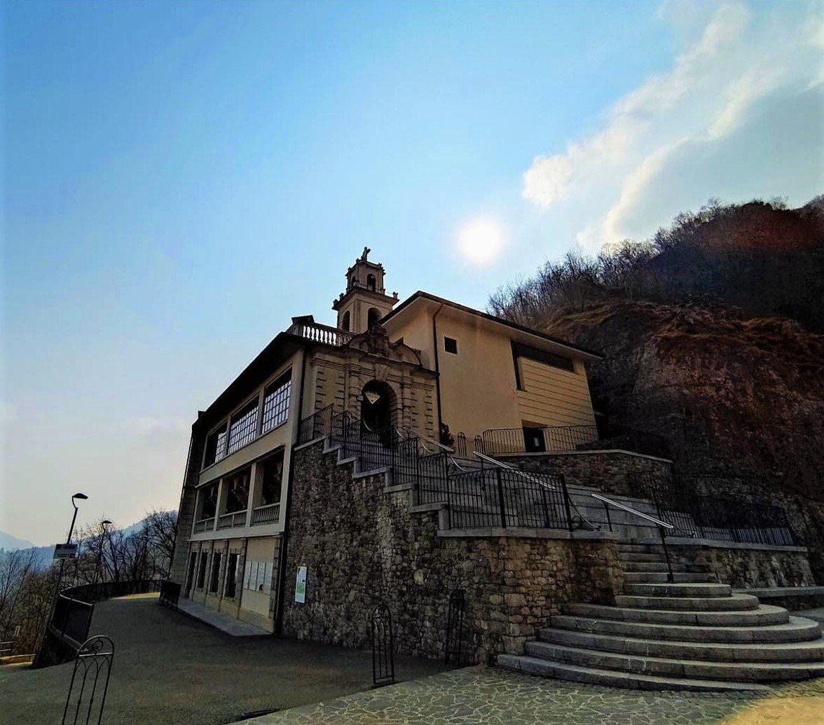 Trekking con Pranzo Natalizio: il Sentiero dei Presepi in Valle Imagna desktop picture
