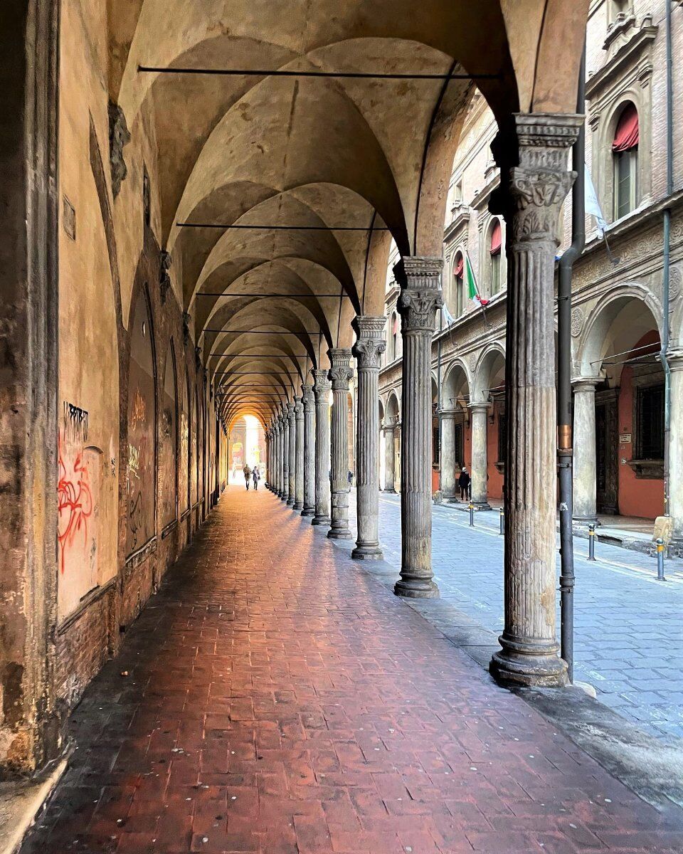 Le stanze proibite di Bologna: Tour guidato tra nudo, sacro e profano desktop picture
