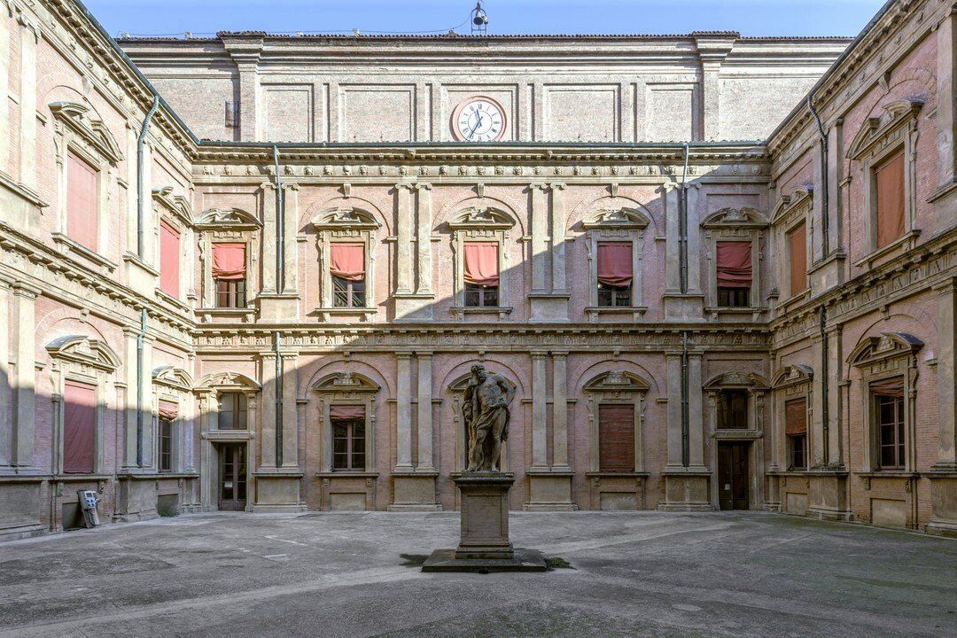 Le stanze proibite di Bologna: Tour guidato tra nudo, sacro e profano desktop picture