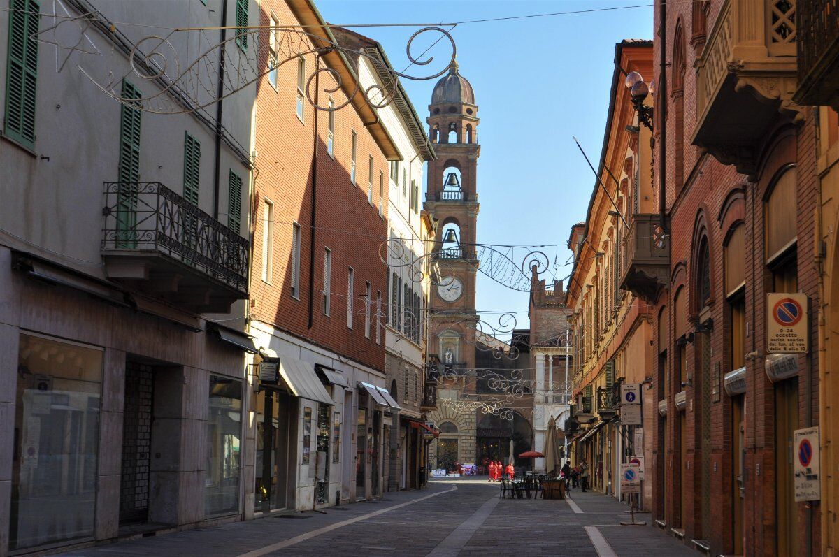 Tour guidato a Faenza: Palazzo Milzetti e le Perle del centro storico desktop picture