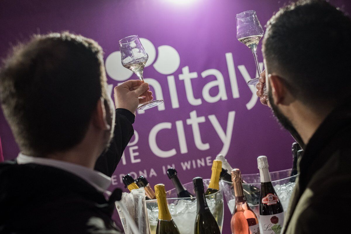 Meeters & Vinitaly and The City: Tour a Verona tra osterie e degustazioni desktop picture