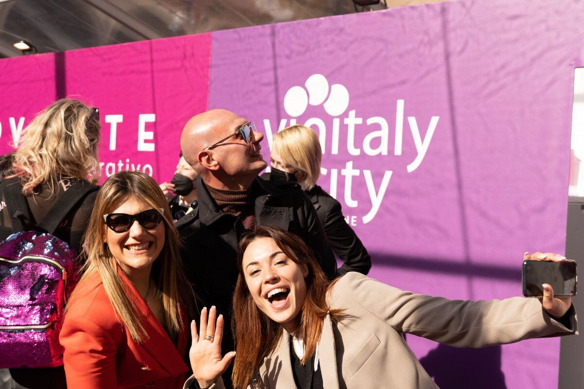 Meeters & Vinitaly and The City: Tour a Verona tra osterie e degustazioni desktop picture