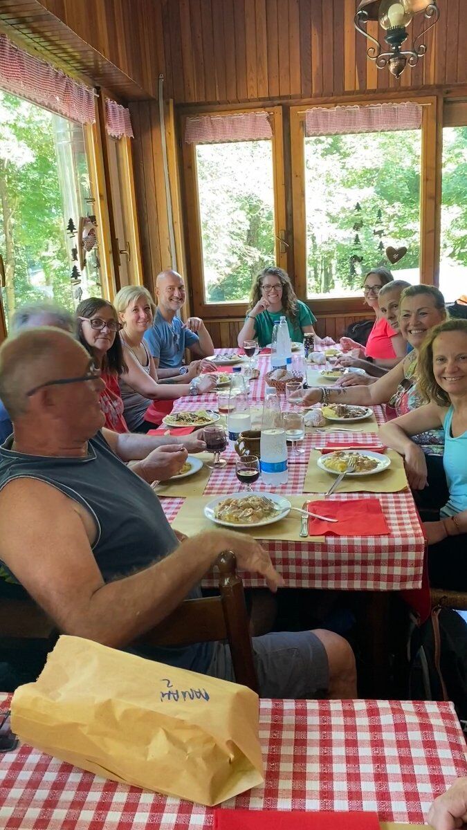 Escursione alla Culmine di San Pietro lungo la via del Taleggio Escursione alla Culmine di San Pietro lungo la via del Taleggio desktop picture