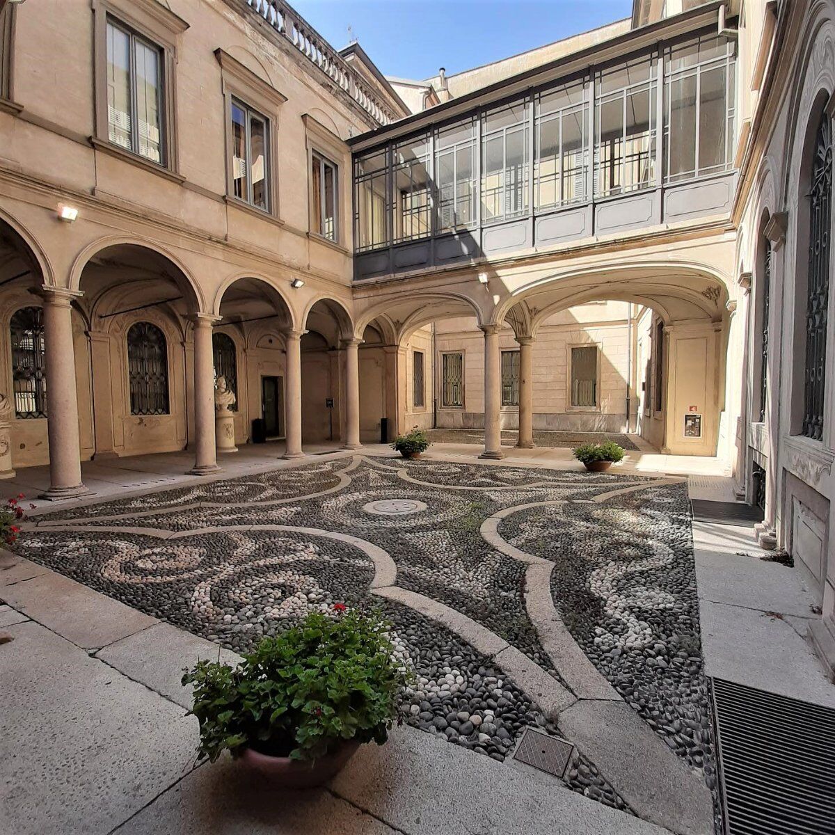Visita guidata a Palazzo Morando: la Milano che fu desktop picture
