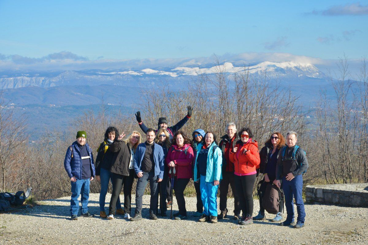 Escursione panoramica sulla vetta del Monte Lanaro desktop picture