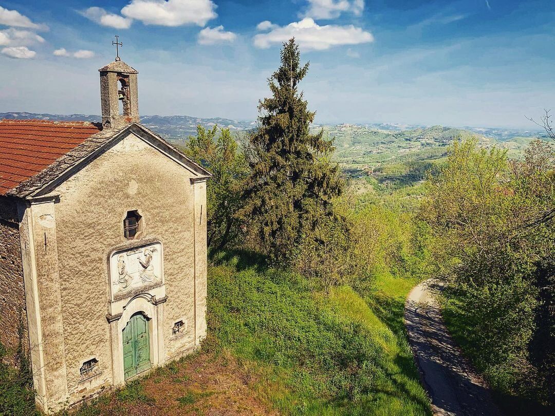 Itinerario sui suggestivi sentieri di Cimaferle nel Monferrato Itinerario sui suggestivi sentieri di Cimaferle nel Monferrato desktop picture