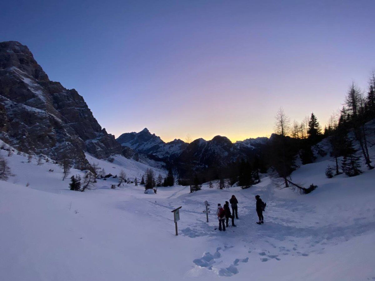 Ciaspolata panoramica con Cena in Rifugio al Monte Pelmo desktop picture