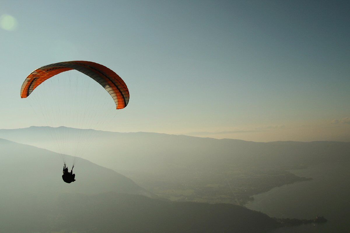 Volo in Parapendio Biposto a Molveno Volo in Parapendio Biposto a Molveno desktop picture