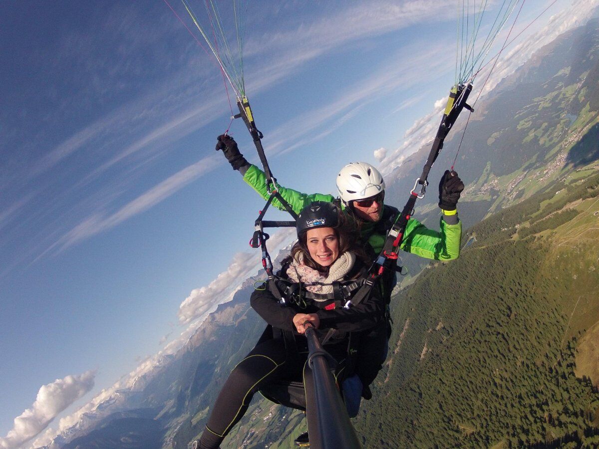Volo in Parapendio Biposto a Molveno Volo in Parapendio Biposto a Molveno desktop picture