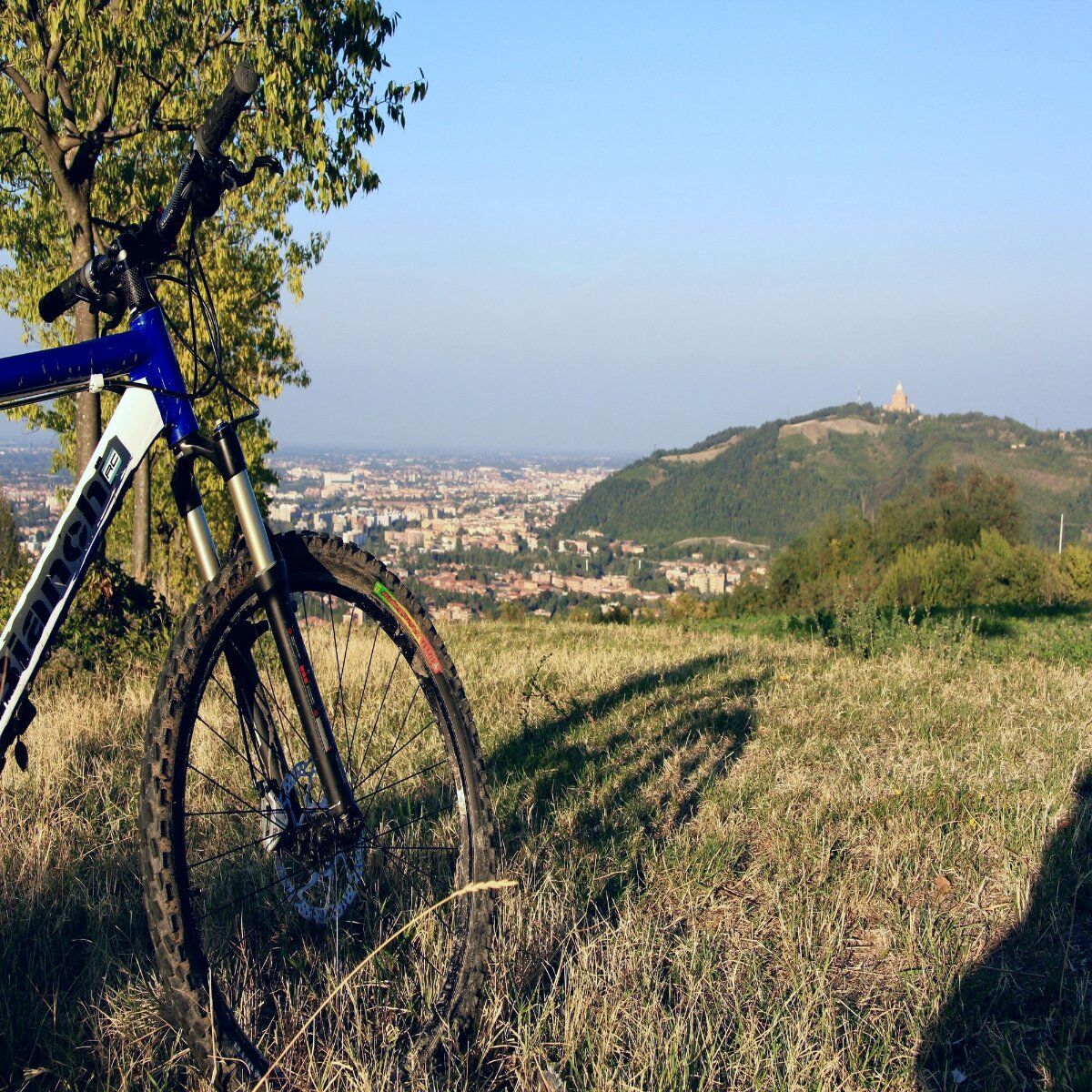 Tour in bicicletta sui colli bolognesi desktop picture